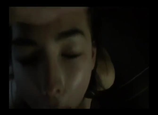 Video :Hot amateur teen receives facial from big cock